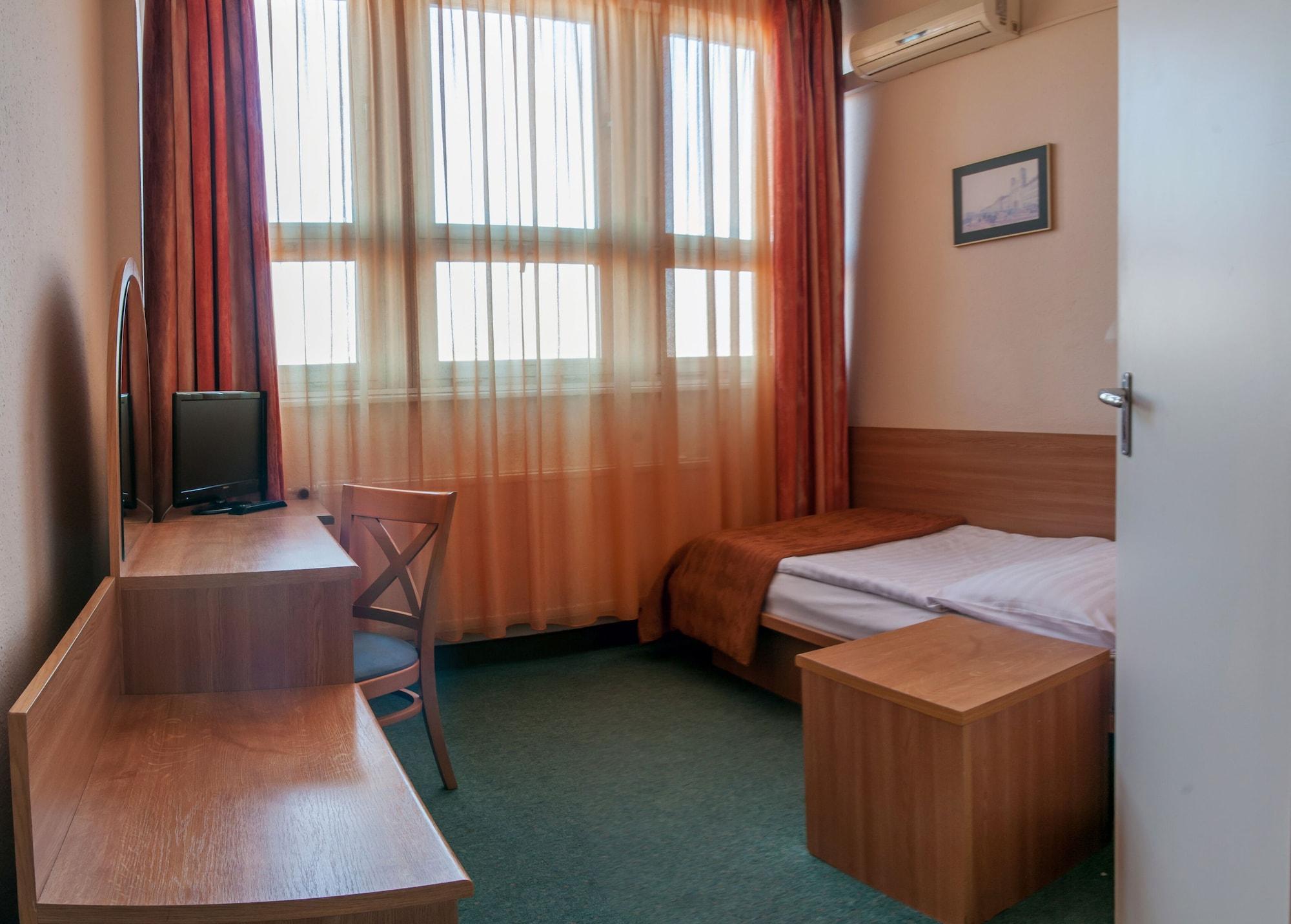 Hotel Eben บูดาเปสต์ ภายนอก รูปภาพ
