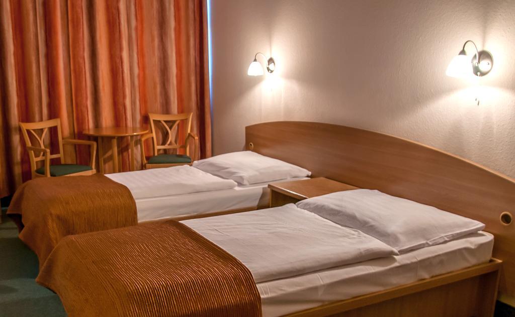 Hotel Eben บูดาเปสต์ ภายนอก รูปภาพ